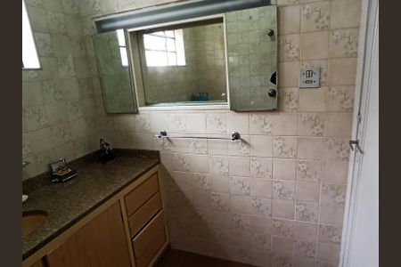 Casa à venda com 190m², 3 quartos e 3 vagas Banheiro Social