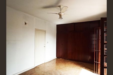 Casa à venda com 190m², 3 quartos e 3 vagasQuarto 01 com Varanda