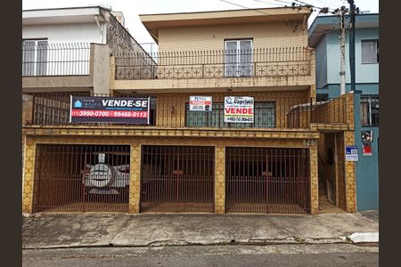Casa à venda com 190m², 3 quartos e 3 vagasFachada e Placa