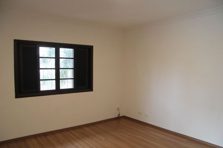 Casa à venda com 240m², 4 quartos e 4 vagasSuíte