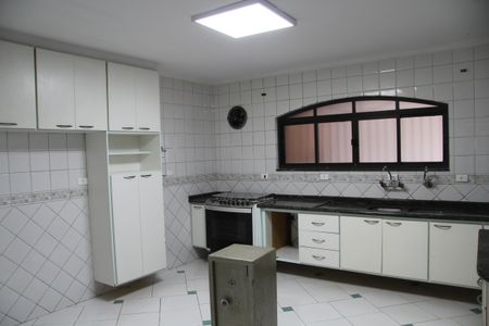 Casa à venda com 240m², 4 quartos e 4 vagasCozinha