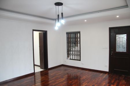 Casa à venda com 240m², 4 quartos e 4 vagasSala