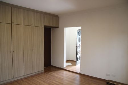 Casa à venda com 240m², 4 quartos e 4 vagasSuíte