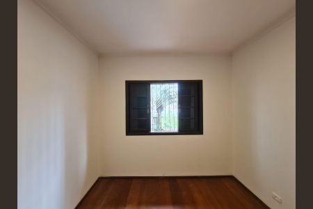 Casa à venda com 240m², 4 quartos e 4 vagas Casa à venda com 240m², 4 quartos e 4 vagasQuarto 2