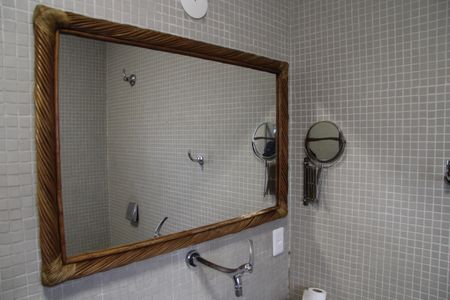 Casa à venda com 240m², 4 quartos e 4 vagasBanheiro Social