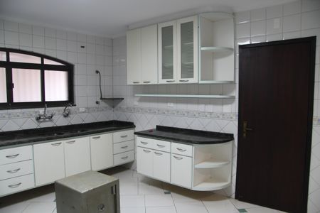 Casa à venda com 240m², 4 quartos e 4 vagasCozinha
