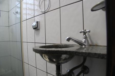 Casa à venda com 240m², 4 quartos e 4 vagasBanheiro de Serviço