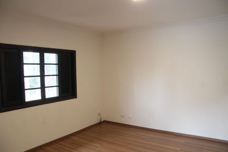 Casa à venda com 240m², 4 quartos e 4 vagasSuíte