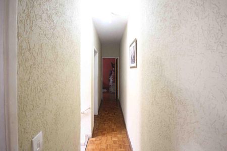 Casa à venda com 125m², 3 quartos e 2 vagasCorredor