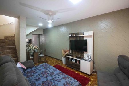 Casa à venda com 125m², 3 quartos e 2 vagasSala