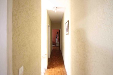 Casa à venda com 125m², 3 quartos e 2 vagasCorredor