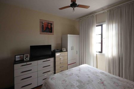 Casa à venda com 125m², 3 quartos e 2 vagasQuarto 3