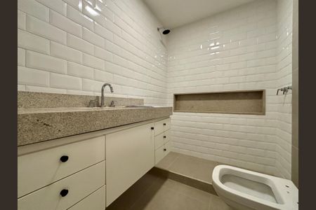 Apartamento à venda com 165m², 3 quartos e 1 vagaBanheiro Social