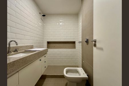 Apartamento à venda com 165m², 3 quartos e 1 vagaBanheiro Social