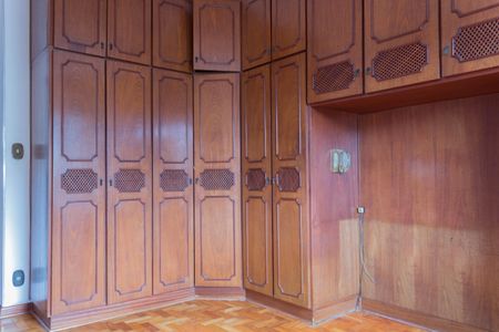 Casa à venda com 420m², 3 quartos e 3 vagas Casa à venda com 420m², 3 quartos e 3 vagasSuíte