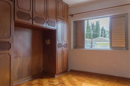 Casa à venda com 420m², 3 quartos e 3 vagas Casa à venda com 420m², 3 quartos e 3 vagasSuíte