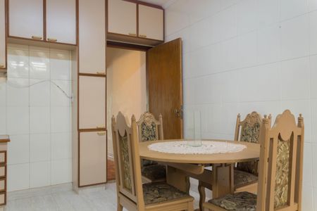 Casa à venda com 420m², 3 quartos e 3 vagas Casa à venda com 420m², 3 quartos e 3 vagasCozinha