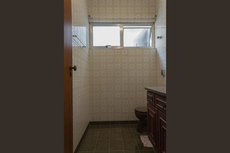 Casa à venda com 420m², 3 quartos e 3 vagas Casa à venda com 420m², 3 quartos e 3 vagasBanheiro