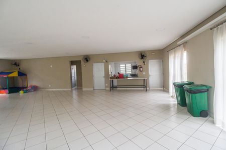Apartamento para alugar com 56m², 2 quartos e 1 vaga Apartamento para alugar com 56m², 2 quartos e 1 vagaÁrea comum - Salão de festas