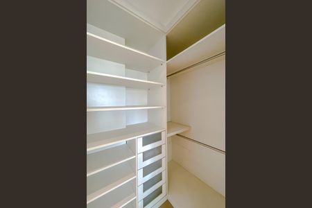 Apartamento à venda com 75m², 1 quarto e 2 vagasCloset da suíte