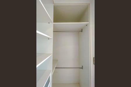 Apartamento à venda com 75m², 1 quarto e 2 vagasCloset da suíte