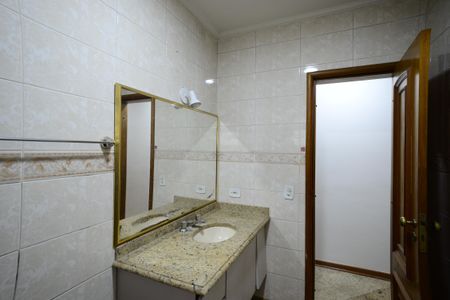 Casa à venda com 260m², 3 quartos e 3 vagasBanheiro da Suíte