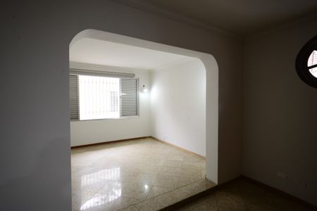 Casa à venda com 260m², 3 quartos e 3 vagasSuíte