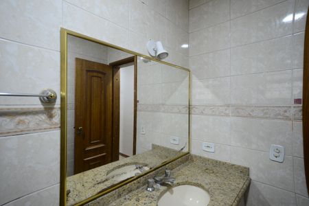 Casa à venda com 260m², 3 quartos e 3 vagasBanheiro da Suíte