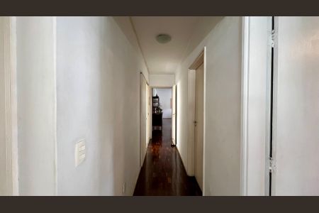 Corredor de apartamento à venda com 3 quartos, 126m² em Sumaré, São Paulo