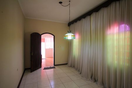 Casa à venda com 80m², 2 quartos e 2 vagasSala 2