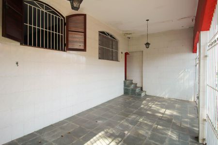 Casa à venda com 80m², 2 quartos e 2 vagasGaragem