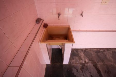 Casa à venda com 80m², 2 quartos e 2 vagasÁrea de Serviço