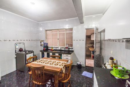 Casa para alugar com 100m², 2 quartos e 3 vagasCozinha