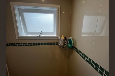 Casa de condomínio à venda com 130m², 3 quartos e 3 vagasBanheiro