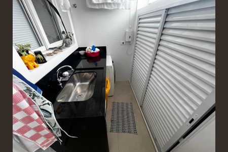 Casa de condomínio à venda com 130m², 3 quartos e 3 vagasLavanderia