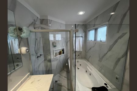 Casa de condomínio à venda com 130m², 3 quartos e 3 vagasBanheiro Suite