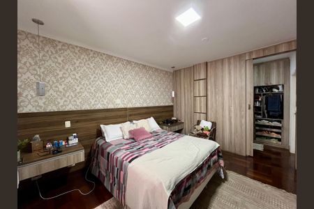 Casa à venda com 200m², 3 quartos e 2 vagas Casa à venda com 200m², 3 quartos e 2 vagasSuíte