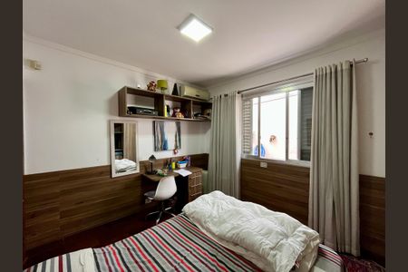 Casa à venda com 200m², 3 quartos e 2 vagas Casa à venda com 200m², 3 quartos e 2 vagasQuarto 2