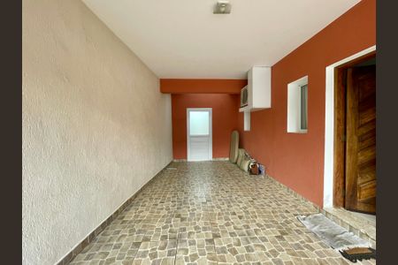 Casa à venda com 200m², 3 quartos e 2 vagas Casa à venda com 200m², 3 quartos e 2 vagasÁrea externa