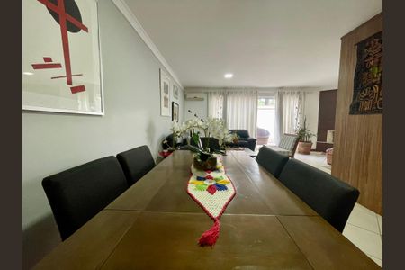 Sala de casa à venda com 3 quartos, 200m² em Bela Aliança, São Paulo