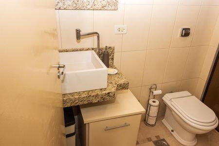 Banheiro de apartamento para alugar com 3 quartos, 64m² em Vila Sao Paulo, São Paulo
