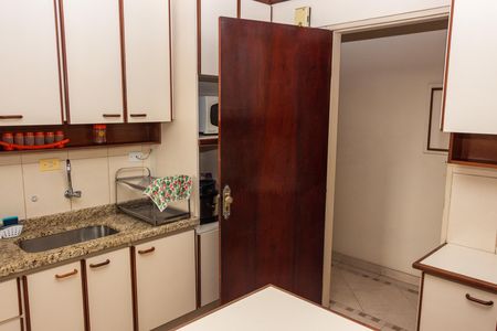 Cozinha e Área de Serviço de apartamento para alugar com 3 quartos, 64m² em Vila Sao Paulo, São Paulo
