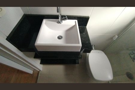 Apartamento à venda com 56m², 2 quartos e 1 vaga Apartamento à venda com 56m², 2 quartos e 1 vagaBanheiro