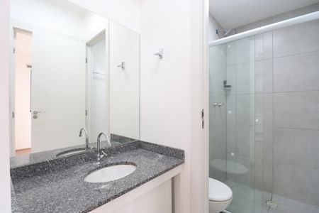Banheiro de apartamento para alugar com 1 quarto, 35m² em Barra Funda, São Paulo