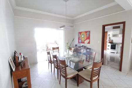 Sala de Jantar de casa para alugar com 3 quartos, 402m² em Jardim Karaíba, Uberlândia