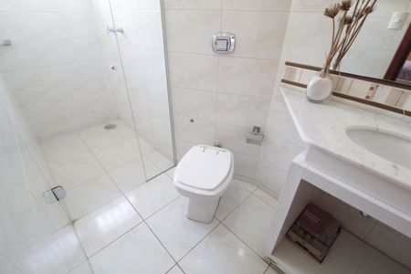 Casa para alugar com 402m², 3 quartos e 4 vagasBanheiro do Quarto 2