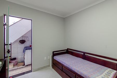 Casa à venda com 140m², 2 quartos e 2 vagasQuarto de Serviço