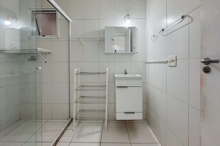 Apartamento para alugar com 47m², 2 quartos e 1 vaga Apartamento para alugar com 47m², 2 quartos e 1 vagaBanheiro
