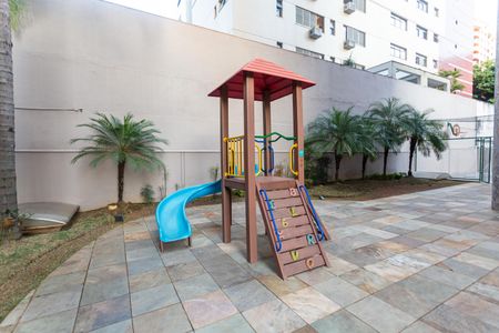 Apartamento à venda com 150m², 4 quartos e 3 vagas Apartamento à venda com 150m², 4 quartos e 3 vagasÁrea comum - Playground