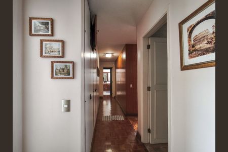 Apartamento à venda com 200m², 4 quartos e 1 vagaCorredor